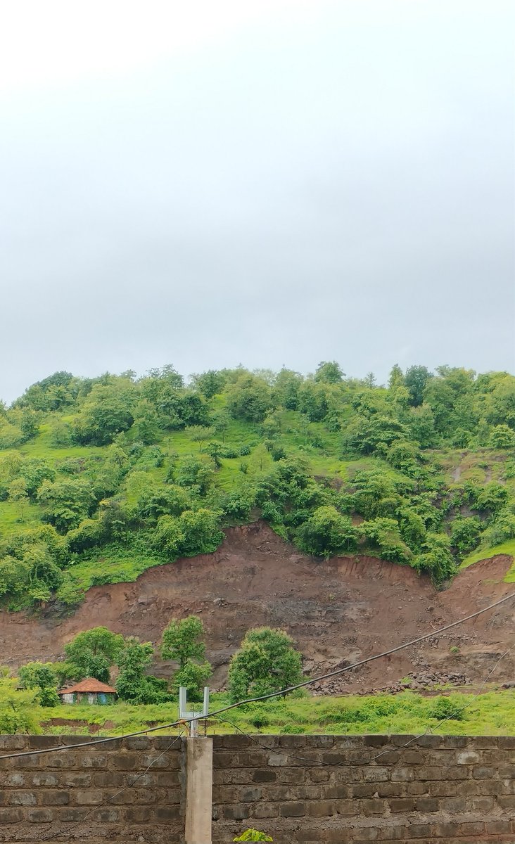 hr_SATYA_'s tweet photo. हम इंसानों ने पहाड़ों को भी नहीं छोड़ा ..

#SaveTheMotherEarth https://t.co/9SoSUHUB3n
