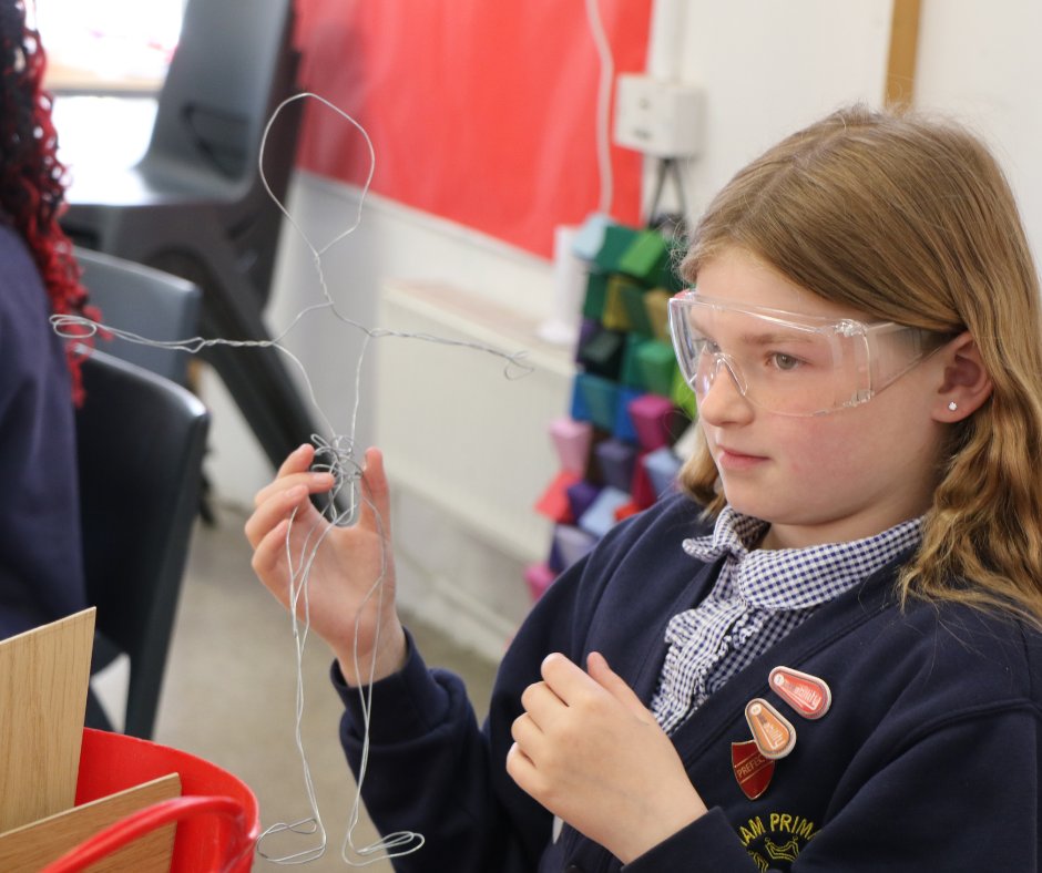 It was wonderful to welcome Kingham Primary School Year Five pupils last week for an Art Workshop. The children enthusiastically worked in pottery, photography and sculpting. Well done everyone, we were so impressed with all your creations!