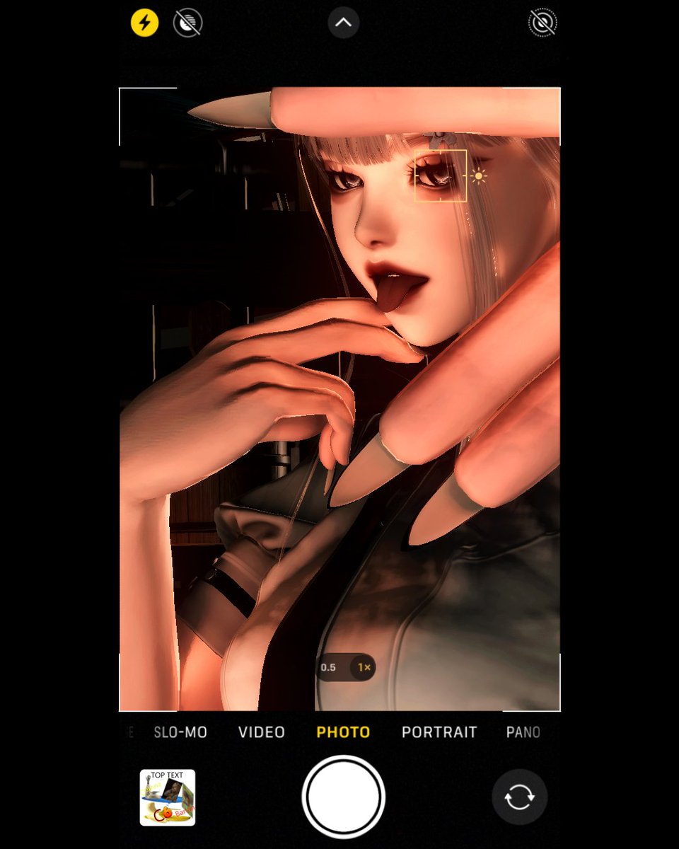 ZoFFXIV's tweet image. "Hey, I trust that you won't look at my gallery, right? Here, take the phone cus I wanna do a pose."