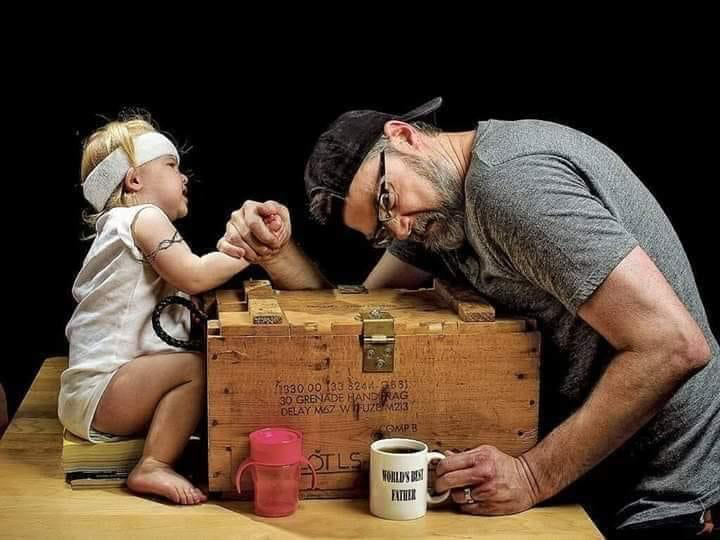 أحيانًا ...
نحتاج أن ننزل إلى أدنى درجات العقل لنصل إلى أعلـى درجـات القلب......
🌼🌼🌼