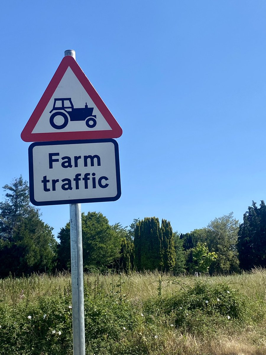 Niki Eves (@nikinoona) on Twitter photo Eurgh - summer commutes to work are just the worst! 😉 Eurgh - summer commutes to work are just the worst! 😉