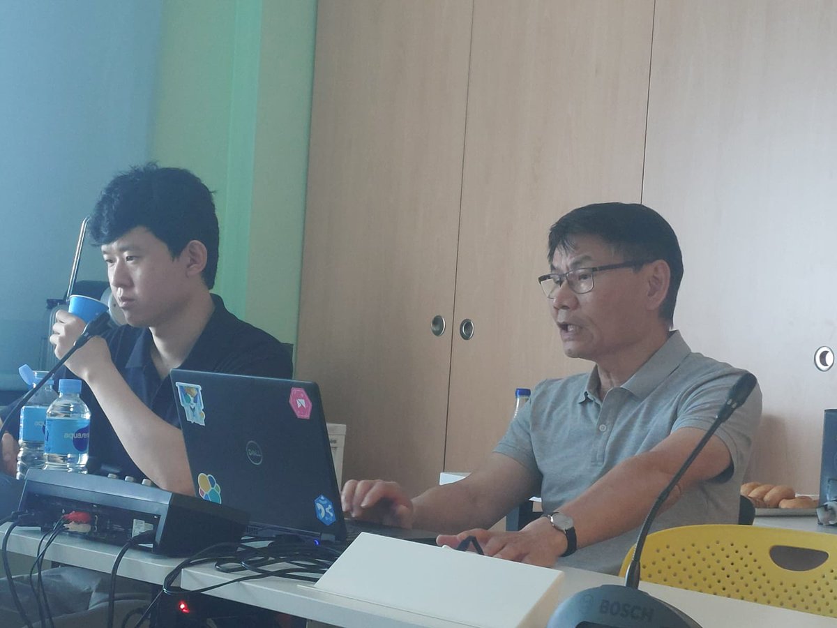 Hugo Nguyen from @UU_University presented the latest SOMIRO progress: a sensor module measuring multiple chemical parameters and temperature. The integration and evaluation of sensor arrays in silicone carriers are advancing for precision agriculture. 🌾🔬 #SensorTechnology