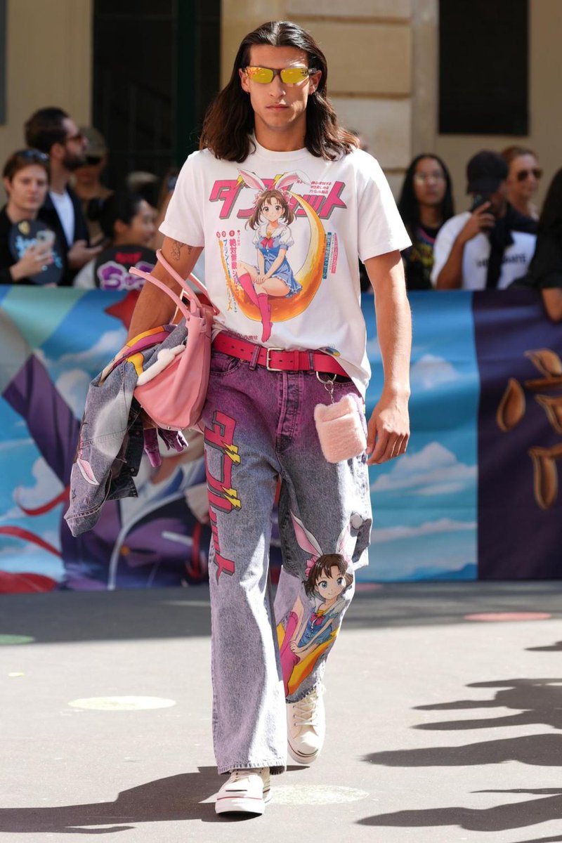 痛バッグ”など、推し事から着想を得たアイテムが多く登場