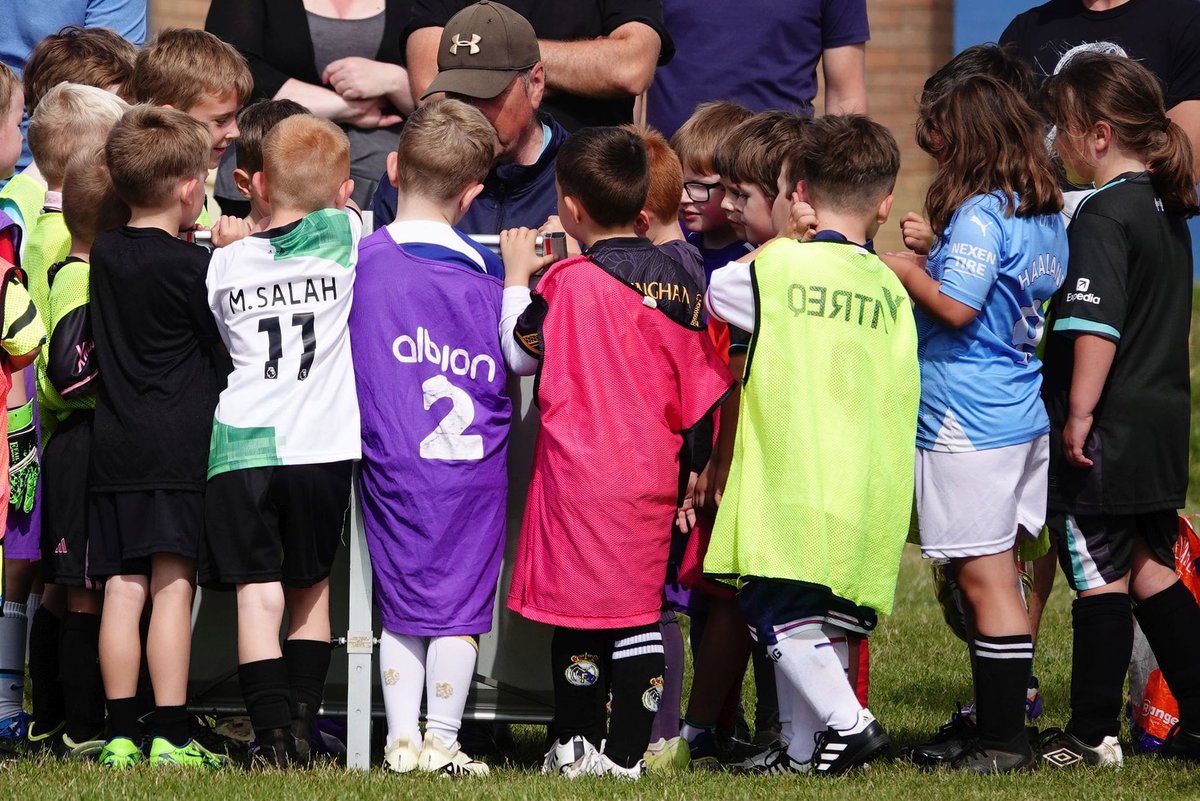 SUNDAY MORNINGS FESTIVAL
Amazing Ridgeway FC Football in the Community festival on Sunday morning at Top Club Littlemoor Youth and Community Services in Weymouth.
We had an incredible 81 children taking part in the 3-6 years and  7-12 years sessions that ran from 9am-12pm