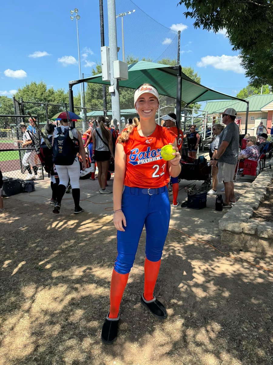GatorsPremier's tweet image. Congrats to @SarahMiller_222 for her HR against EC Bullets 16U!  #2 of the weekend!  Go Gators!!!

@connectsports_ #ConnectSportsEvents
#TheUltimateFastpitchExperience 
@markllo84231890 @ExtraInningSB @rmcafee8 @sports_recruits @indianagators20 @legacylegendsS1 @tagup @FCS1218…