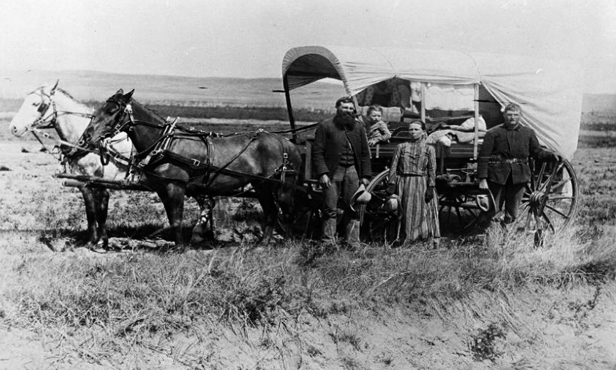 EmpirePodUK's tweet photo. !! New Episode !! Along the Oregon Trail, thousands of emigrants in search of gold and religious utopias disrupted the peace that existed at Fort Laramie. https://t.co/fq92JLQ2I1