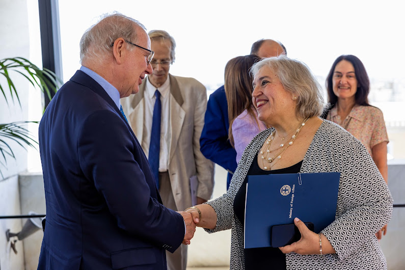 Club of Three (@clubofthree) on Twitter photo C3 session in Athens: Very grateful to the Greek Deputy Foreign Minister Alexandra Papadopoulou <a href="/GreeceMFA/">Υπουργείο Εξωτερικών</a> for hosting the #clubofthree lunchtime discussion on Greece's diplomacy towards the Balkans and southeastern Europe C3 session in Athens: Very grateful to the Greek Deputy Foreign Minister Alexandra Papadopoulou <a href="/GreeceMFA/">Υπουργείο Εξωτερικών</a> for hosting the #clubofthree lunchtime discussion on Greece's diplomacy towards the Balkans and southeastern Europe
