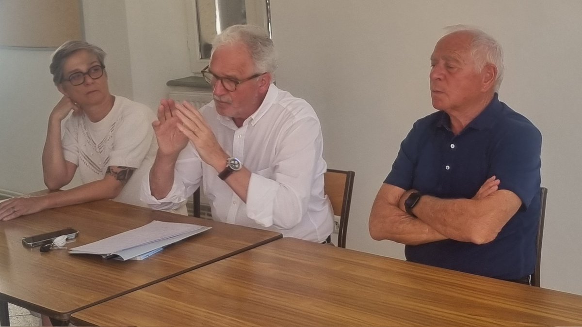 Didier Paris (@_didierparis) on Twitter photo 🗳🇨🇵 Plus de 60 maires de ma circonscription m'ont d'ores et déjà apporté leur soutien précieux et sans faille.
J'en ai réuni un certain nombre hier en présence de <a href="/f_patriat/">François Patriat</a>, mon soutien indéfectible, à l'instar de <a href="/Sauvadet/">François Sauvadet</a> pour cette élection.
L'élection va se jouer dès le 🗳🇨🇵 Plus de 60 maires de ma circonscription m'ont d'ores et déjà apporté leur soutien précieux et sans faille.
J'en ai réuni un certain nombre hier en présence de <a href="/f_patriat/">François Patriat</a>, mon soutien indéfectible, à l'instar de <a href="/Sauvadet/">François Sauvadet</a> pour cette élection.
L'élection va se jouer dès le