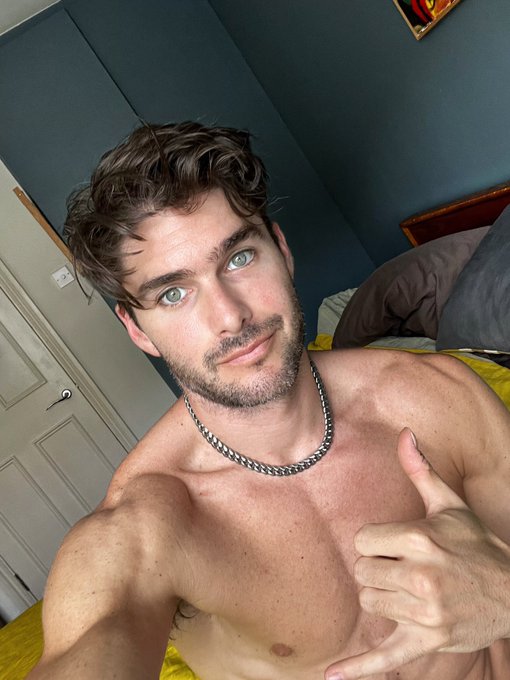 Need a haircut! https://t.co/PWDKw5Hp0y