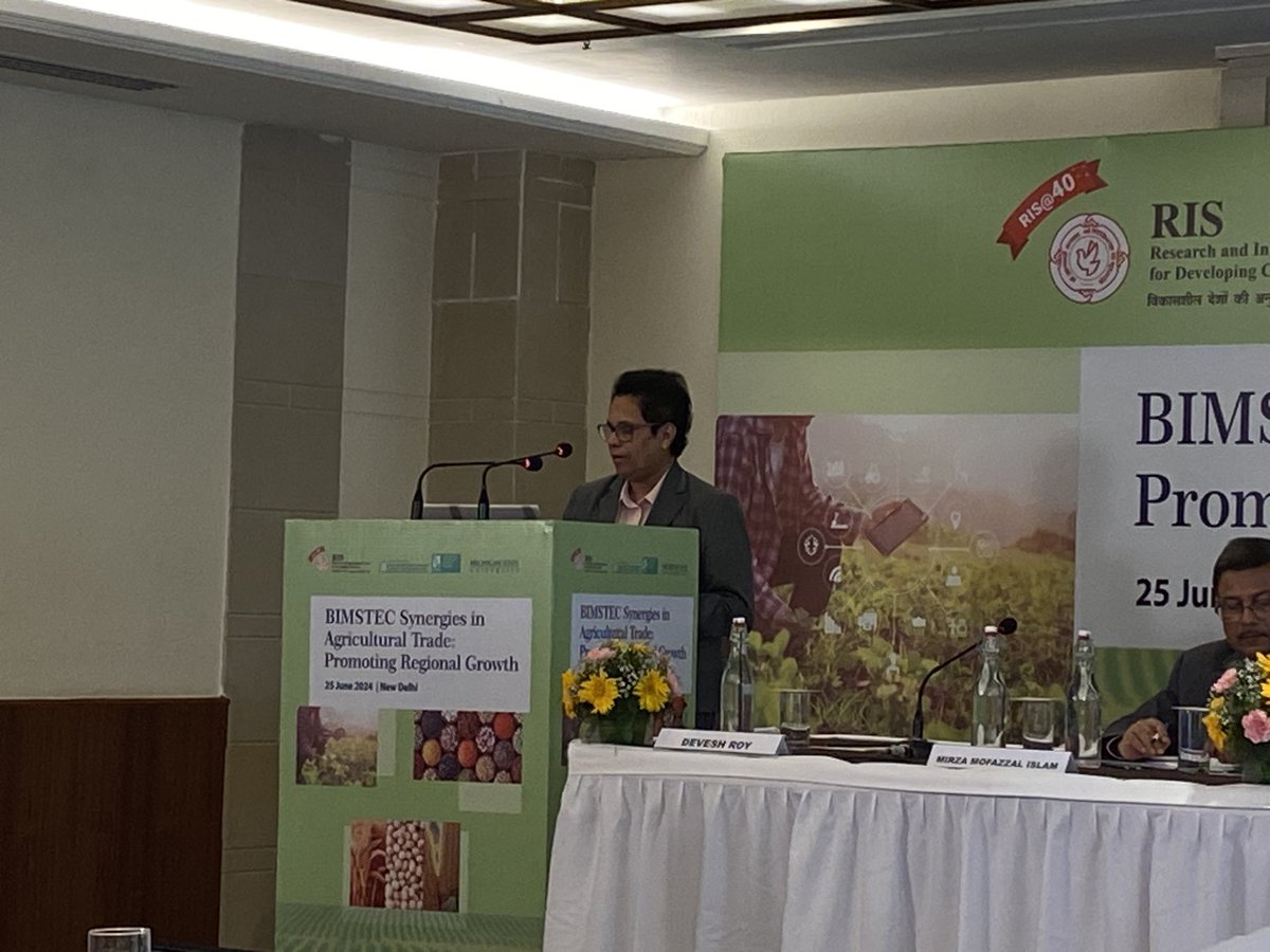 Prof #JeevikaWeerahewa <a href="/UPeradeniya/">PeradeniyaUniversity</a> discussing processed food trade in #BIMSTEC &amp; highlighted dominance of India and Thailand in processed food trade
<a href="/Sachin_Chat/">Sachin Chaturvedi</a> <a href="/SKMohanty2018/">Saroj Kumar Mohanty</a> <a href="/RIS_NewDelhi/">RIS</a> <a href="/IFPRI/">IFPRI</a> <a href="/babu13000/">Suresh Chandra Babu</a>