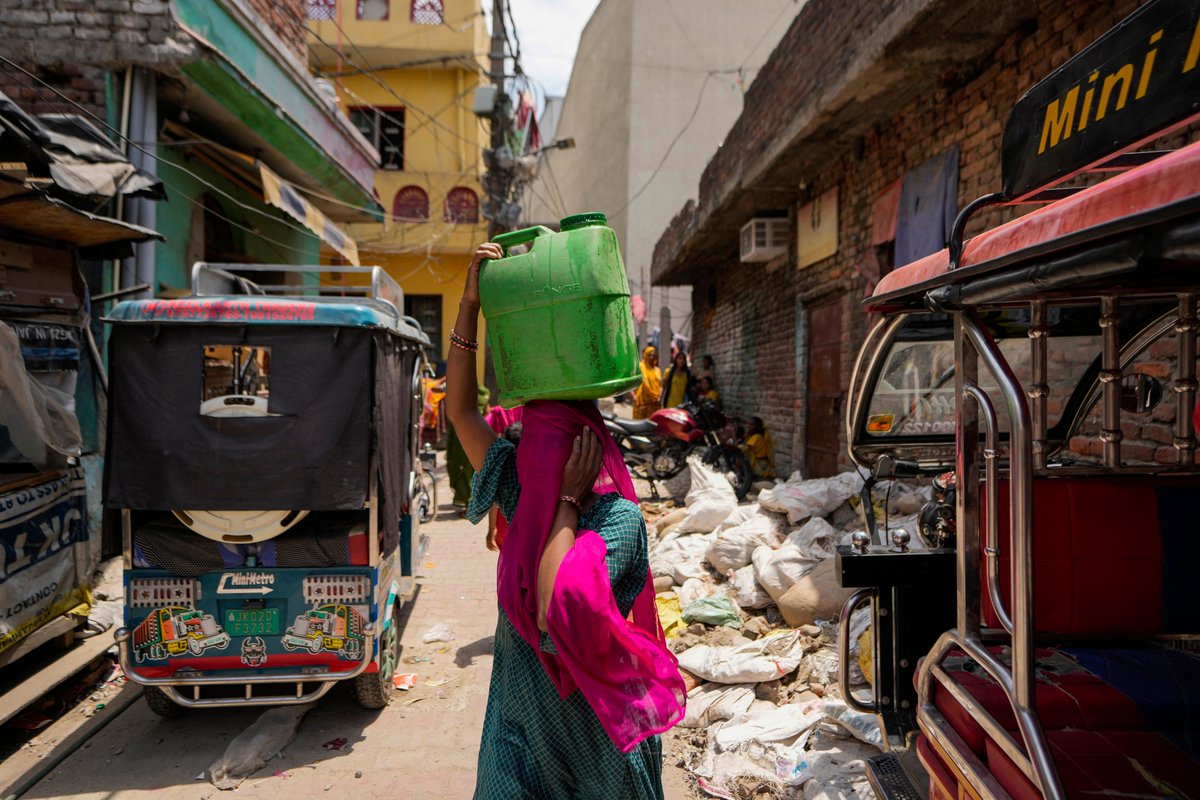 Un'intensa ondata di calore si sta abbattendo sull'India settentrionale portando le temperature a sfiorare i 50 gradi. Come questo generi ingiustizia climatica, quali possono essere le soluzioni basate sulla natura, quali le conseguenze, a #Radio3Scienza, qui