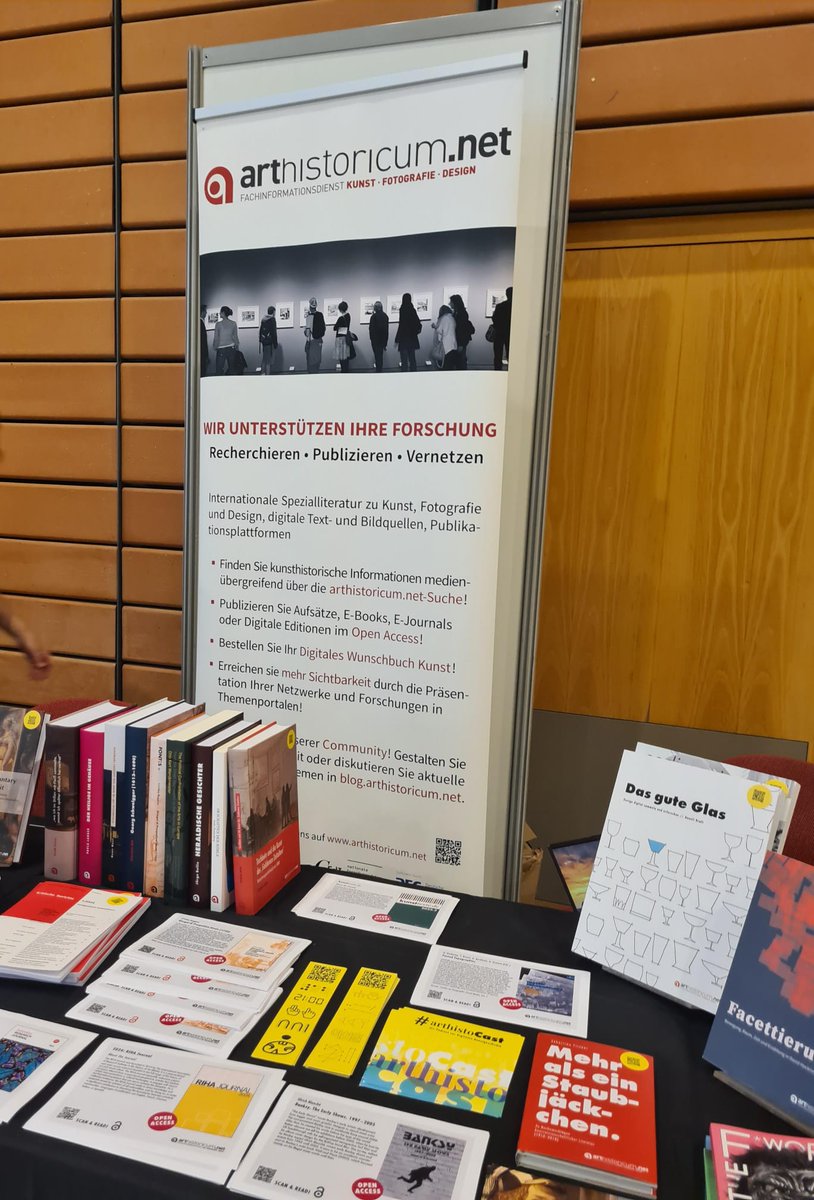 <a href="/21inquiries/">21inquiries</a> in Lyon at the "Salon du Livre" of the 36ème Congrès du CIHA! Huge thanks to our fantastic colleagues from <a href="/arthistoricum/">arthistoricum.net</a> for displaying our  bookmarks😄🙏
#CIHA2024 #CIHA #Lyon #arthistory #openaccess