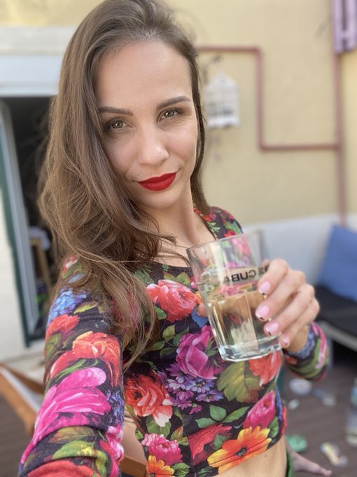 Ready for the weeekend 🍷 https://t.co/hqdvb2LunN<a href="/tag/likes"class="tags"><span>#likes</span></a><a href="/tag/retweet"class="tags"><span>#retweet</span></a><a href="/tag/marywet"class="tags"><span>#marywet</span></a>