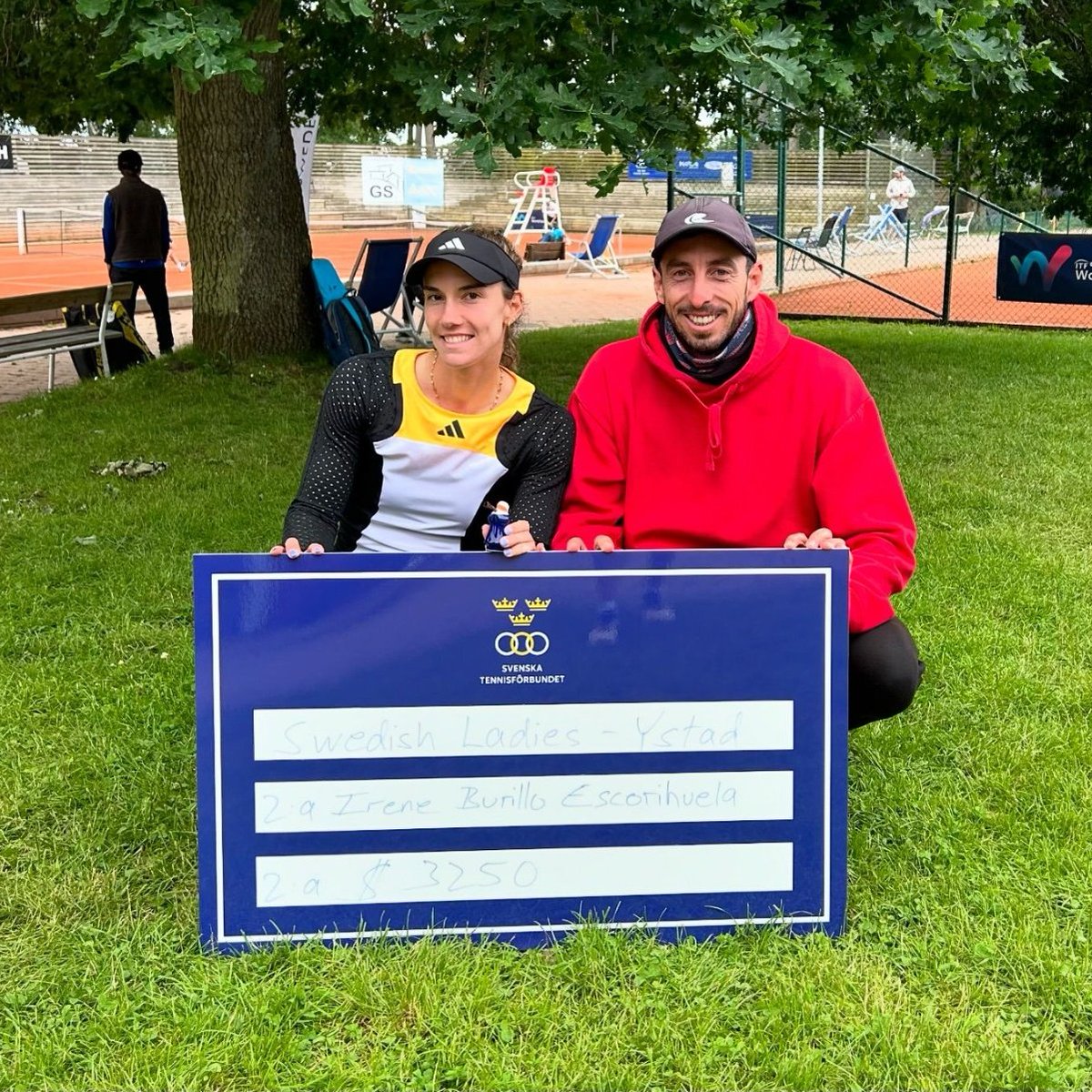 🙋‍♀️ Irene Burillo continúa con su gran año:

🆕 Final en el W50 de Ystad
✔️ Semifinal en el W100 de Zaragoza
✔️ Debut en cuadro final de Grand Slam en Roland Garros

📲 rfet.es/es/noticia/ire…

📸 <a href="/Irbues97/">Irene Burillo</a>