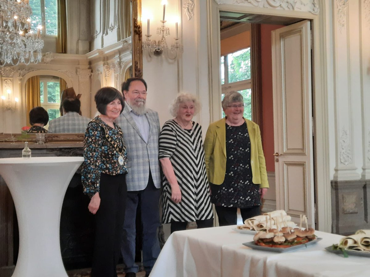 Bracknell Town Mayor tweet media