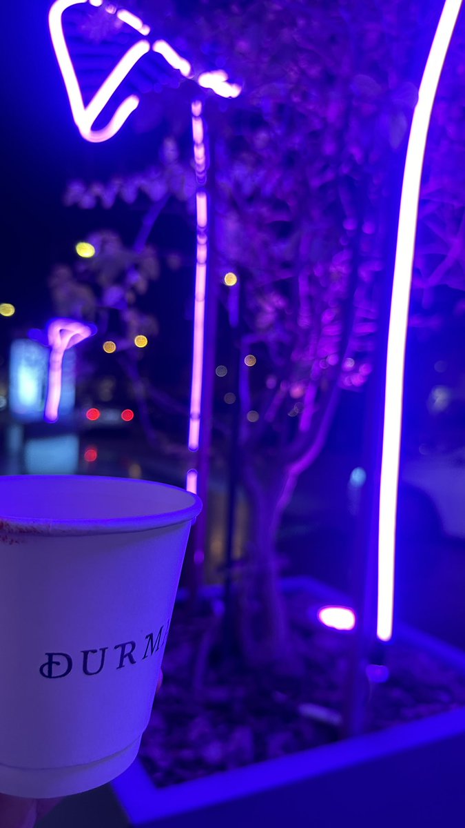 #مساء_الخير 

مساء الخير للقلوب إلليّ تحبنا ببساطه وتستقبلنا بكل حُب.🫶🏼🌹

#مساء_الخير_والسعاده_للجميع