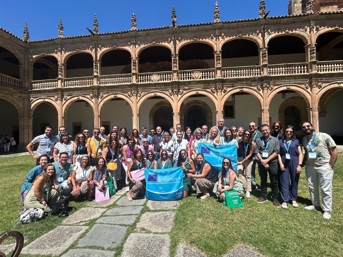 Durante el 24 y 25 de junio, Tere Rodríguez  esta asistiendo a unas jornadas en Salamanca  sobre Erasmus+ y proyectos acreditados  escolar. 
Nuestro  IES Lucus Solis ha sido uno de los 250 centros que han conseguido la acreditación Erasmus+  entre los más de 1700 proyectos.