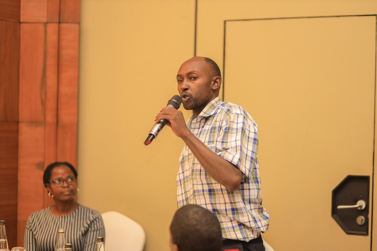 USPAmedia's tweet photo. @Official_UOC @RefugeesAfrica @FondazioneAVSI @OPMUganda @RightToPlayIntl @magero_moses @KCCAFC Present at the event are football referees and basketball coaches to add technical support on the discussion.
#GameConnect objectives:
To Improve the psychological coping skills of youth through sport and strengthen social support networks for them.
#Sports4Protection https://t.co/YHVKFTfUaa