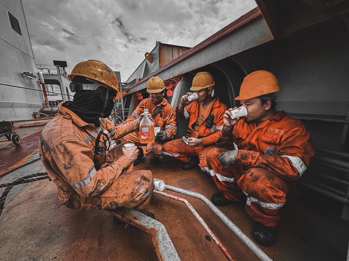 ITFglobalunion's tweet image. Today, 25 June, we mark the &apos;International Day of the Seafarer&apos; by celebrating Seafarers who move the world. Solidarity to you and your unions as you fight for safe and well paid working conditions! 💪🏽