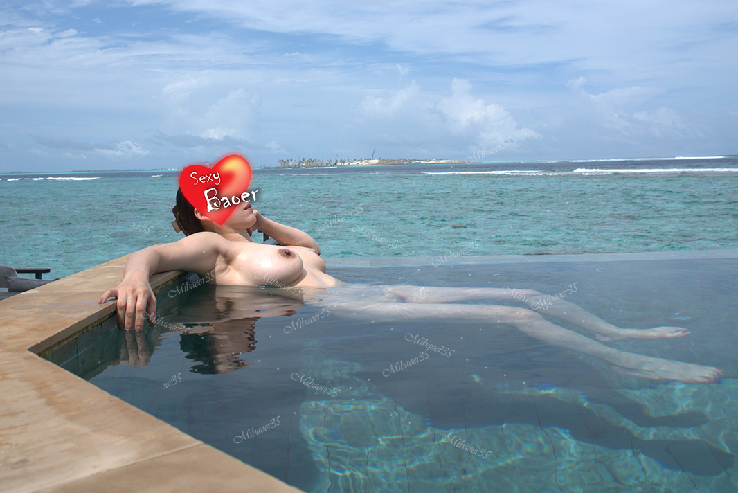 夏天~就是要出國裸體泡水🌞~
水屋好大...先泡泡再一起炮炮好嗎？😘😘😘
回國約起來😎

#氣氛
#夫妻情侶 
#清新不清新
#換換愛