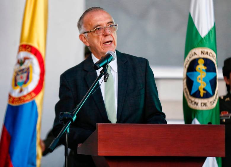 Las directivas de Cambio Radical y Centro Democrático, solicitan al presidente Petro cambiar al Ministro Iván Velasquez. Las permanentes incautaciones de drogas los están dejando en la miseria.