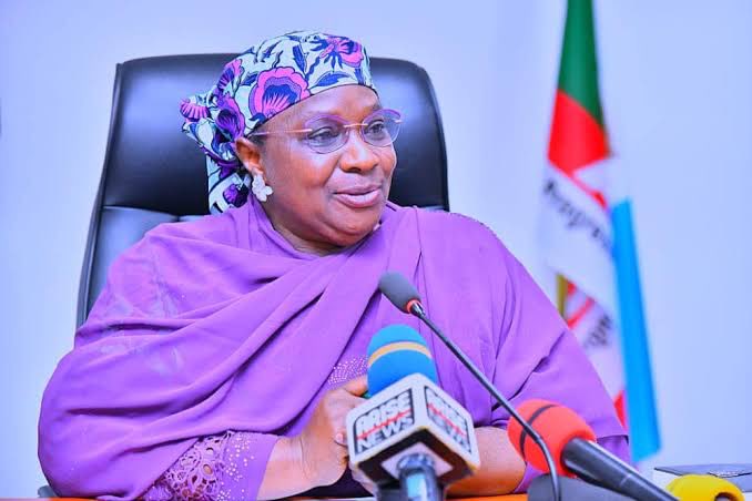 MSIngawa's tweet photo. “We are not competitors we are collaborators and partners, we will propel the Northwest towards a successful path ” 

~Gov Uba Sani represented by Haj Hadiza Balarabe at the Inaugural Northwest Peace and Security Summit organized by @UNDPNigeria 

#NWPeaceandSecuritySummit https://t.co/OATtm6o8Zi
