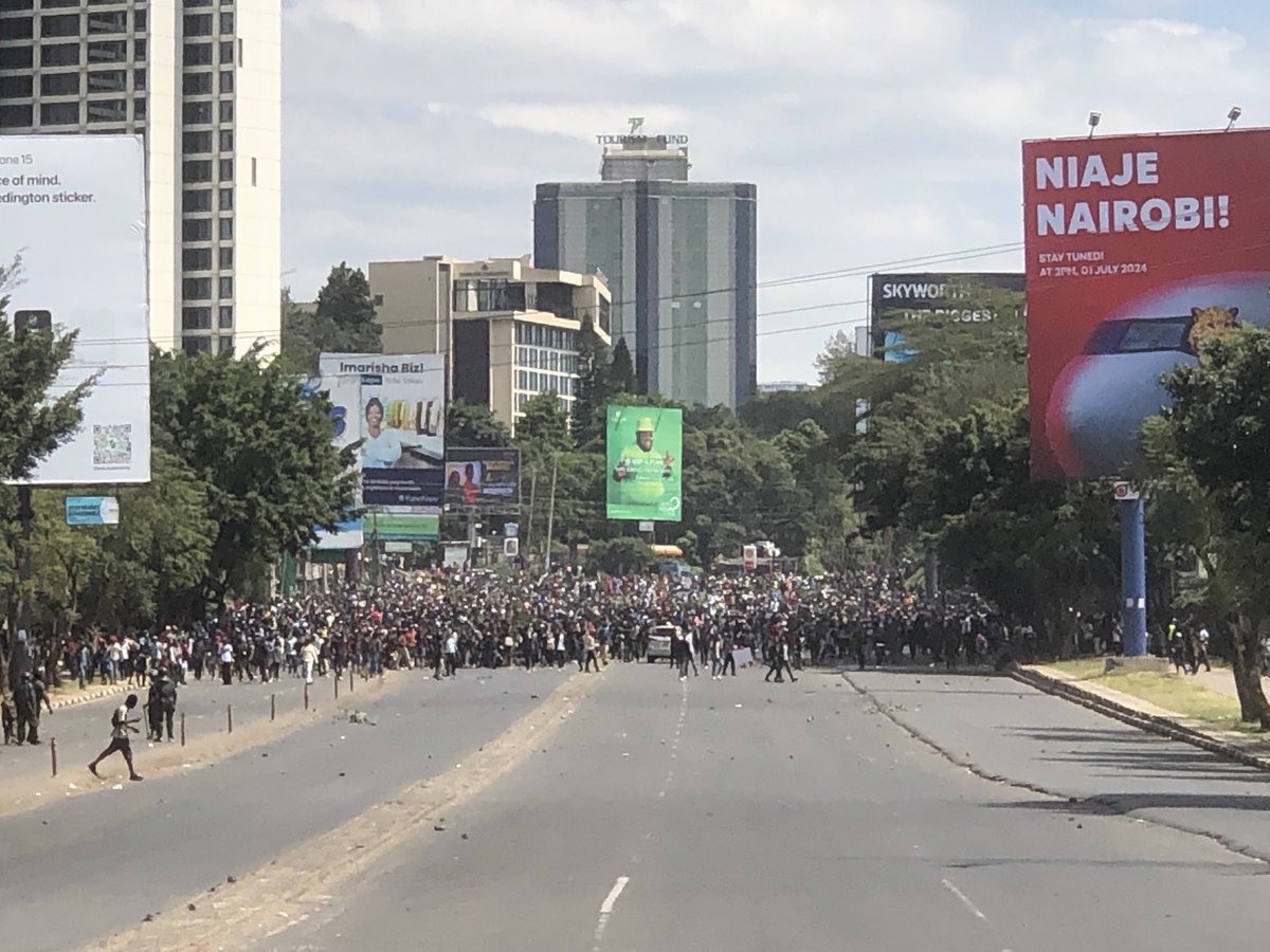 ali_naka's tweet photo. Dear Kenya! With you all the way https://t.co/og8qeznWZQ