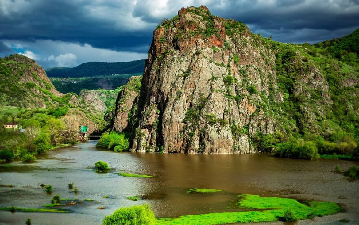 armenia's tweet photo. Top-5 facts about #LoriRegion:
1. Capital of #Lori, #Vanadzor is the third-largest city in #Armenia.
2.#Debed River runs through Lori.
3.Lori is known for mineral springs.
4.Stepanavan Dendropark covers around 35 hectares.
5.Lori is home to several #UNESCO World Heritage Sites. https://t.co/SIoTKk9Chb