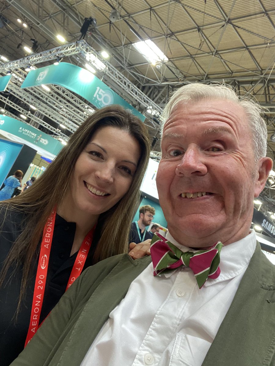 More famous faces in #PicsWithPollard @InstallerSHOW this morning <a href="/CosyWarmPlumber/">Andy Cam</a> <a href="/ThePeakGroupLTD/">The Peak Group Ltd</a> @AnnaWakes @