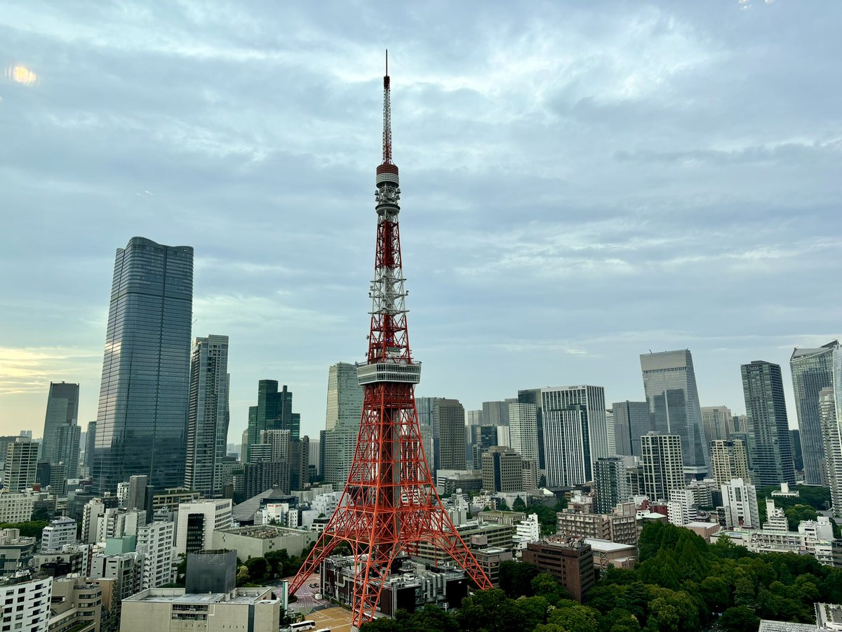 BoxOsaka's tweet photo. 本日ご来場を頂きました皆様、オンラインで参加を頂いた皆様、本当に有難うございました。明日のDay2はオンラインのみとなりますが、引き続きのご参加を宜しくお願い致します！気力、体力の限界ということで、今夜は飲まずに帰ります。
 #BoxWorksTokyo https://t.co/TwtH06wK2H