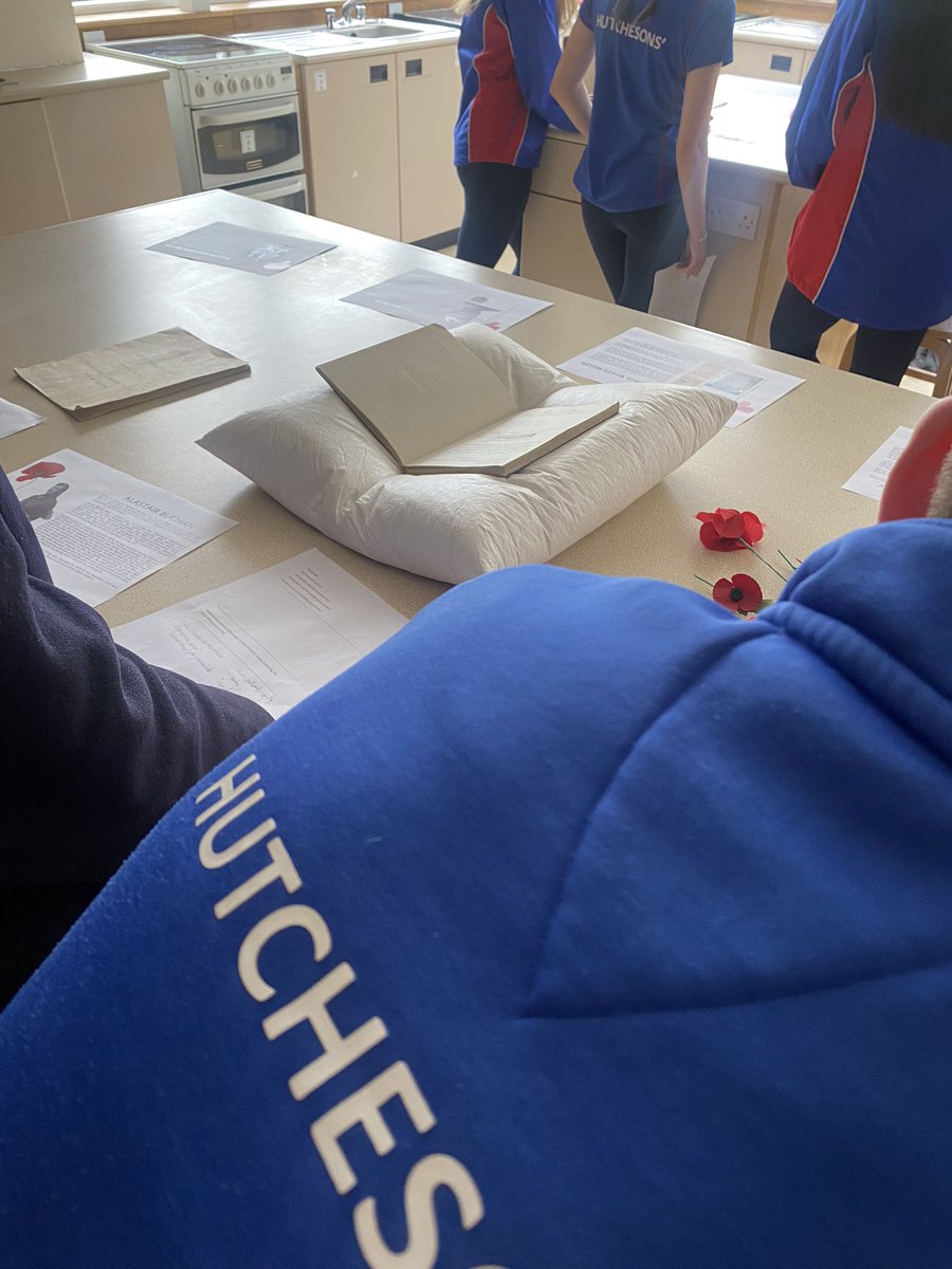 HGS English Department tweet media