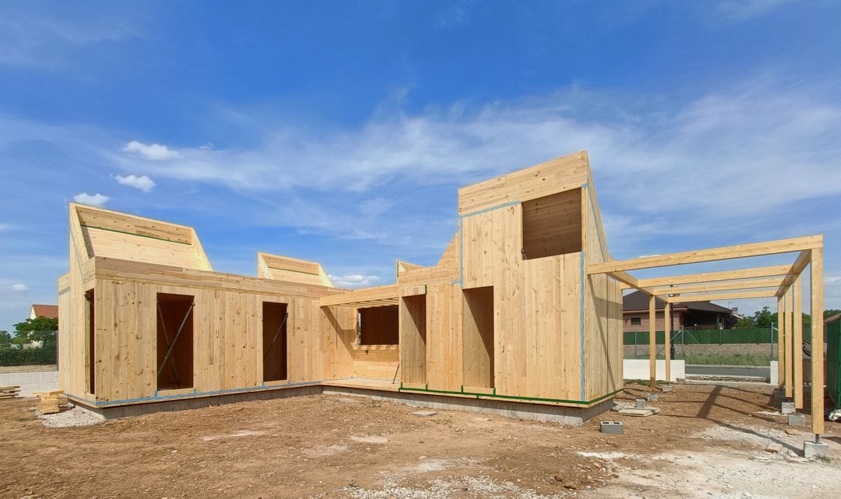 Valdetorres del Jarama, Madrid. 2024

Estructura CLT de vivienda unifamiliar situada en la cuenca del Jarama.
El equipo de <a href="/elii_info/">elii</a> , ha optado por el diseño de un curioso proyecto en el que se percibe un peculiar equilibrio.