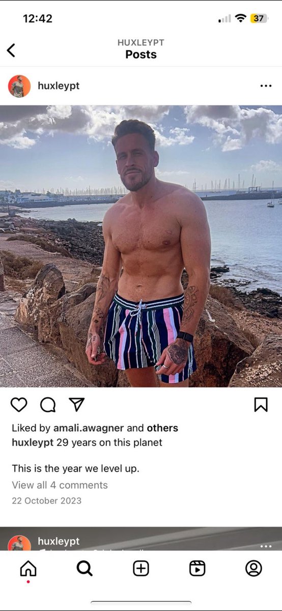 JakeSass11's tweet photo. Does anyone know this fucking rat bumping people for glasto tickets and changing his social medias?? Essex/chelmsford ways?? #glastonbury https://t.co/a6M6o0BXSb