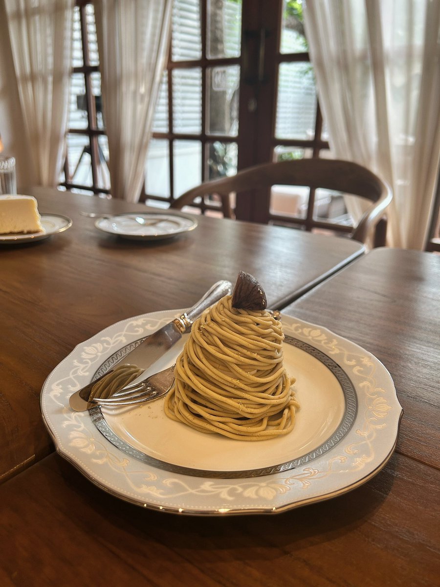 ร้่านนี้ก้อมี Butterbear นะ Gateau Lien คาเฟ่สัญชาติญี่ปุ๊นญี่ปุ่น 🍰 เค้กอร่อย นุ่มมาก ย่านเอกมัยนี้เอง 

#Cafe #คาเฟ่ <a href="/aroii/">@aroii บอกต่อ</a> <a href="/Kin24hrs/">กิน24ชั่วโมง</a> <a href="/CafeStoryTH/">Cafe Story : รีวิวคาเฟ่</a> #BUTTERBEAR