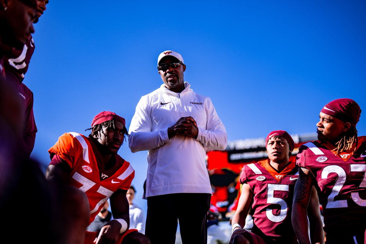 #CoachingTip Coach your players on what it means to be a family. Family is about transparency, honesty, loyalty,  accountability, leadership, reliability and trust. Don’t assume they know what these things mean or require, because they call themselves a family. #Ap2w