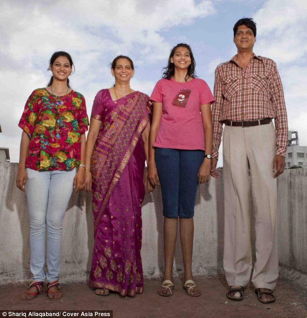 lalitforweb's tweet image. India&apos;s tallest family with a combined height of 26ft hope to set a new world record #pune
