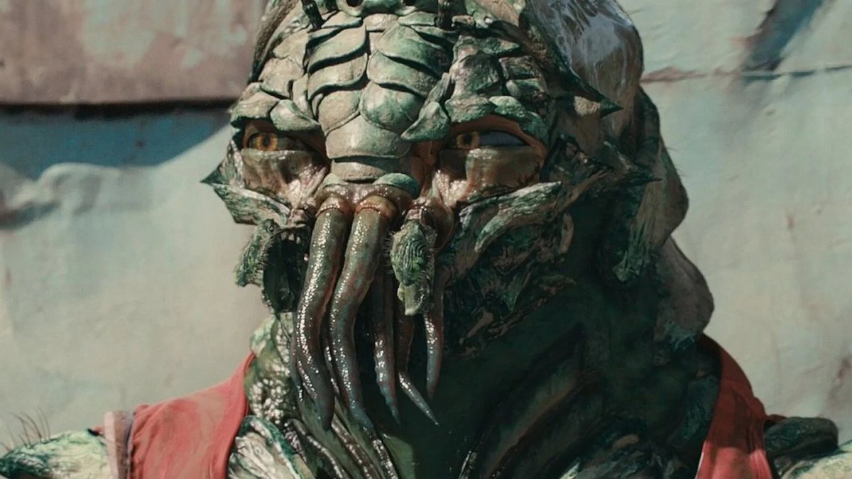 heckseamon's tweet photo. How Did District 9's VFX Look So good? https://t.co/N4I9bJcd5M