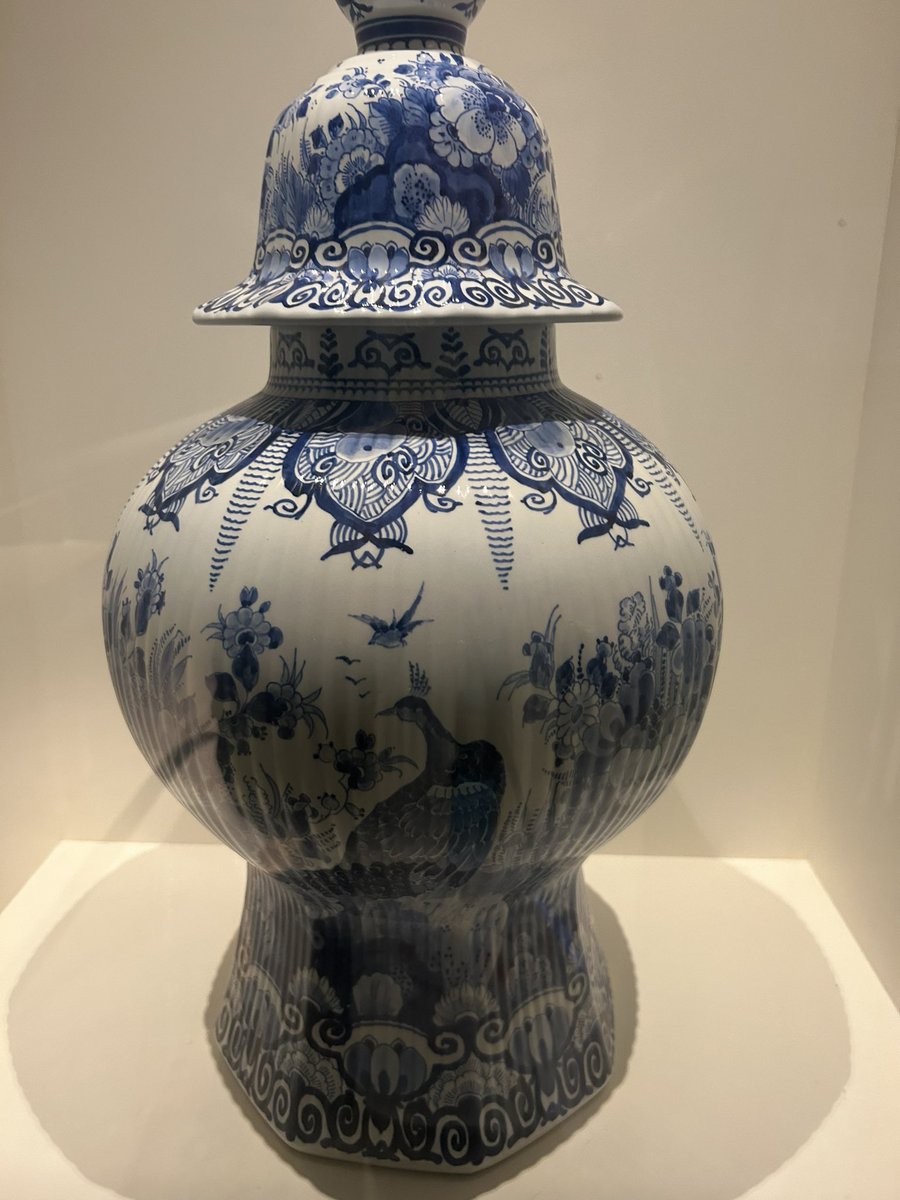 More great talks at GSP on higher order interaction learning. Also a talk by our own Charles Xu on hyperedge representations. Also managed to squeeze in a visit to Royal Delft, the historic blue ceramic made here!
