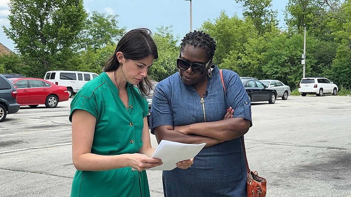 Persisting security issues still plague public housing buildings in Milwaukee that are managed by the city’s Housing Authority. 

Our <a href="/MegCarpenterTV/">Megan Carpenter</a> looked into the latest at a HACM property. specne.ws/PKYau7

(2/4)