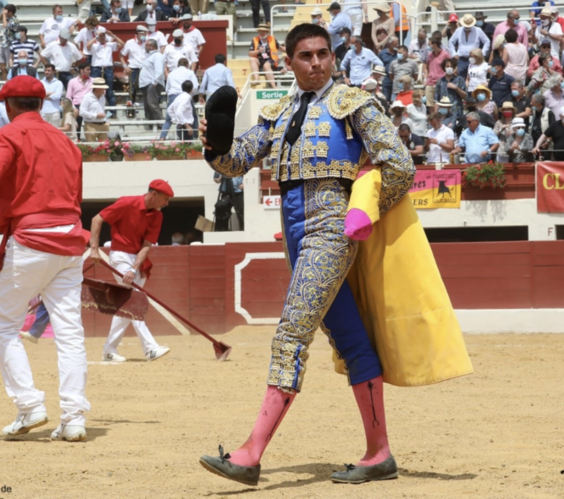 ACTUALIDAD.-   

El matador de toros José Cabrera vuelve a España después de seis meses en tierras mexicanas

👉🏻 burladero.tv/actualidad/202…