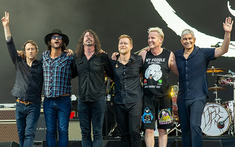 3CatInfo's tweet photo. El líder de Foo Fighters carrega contra Taylor Swift i insinua que fa playback als concerts https://t.co/CIyodWoCSc https://t.co/otpA1oTgXB