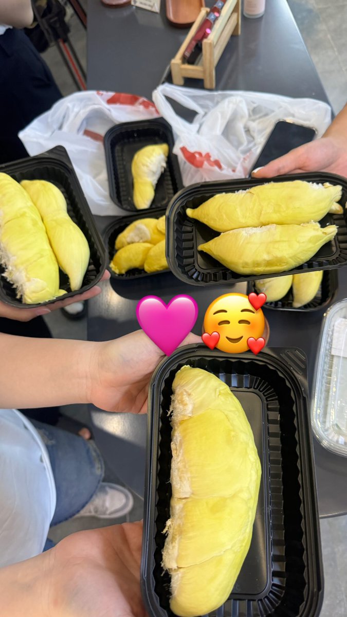 orrery_nim's tweet photo. Heejin Instagram Story https://t.co/WQ7KLax0R9