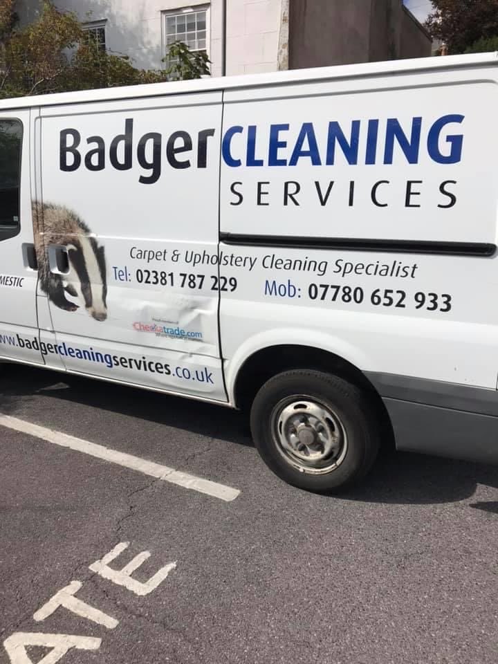 JohnDonoghue64's tweet image. Surely there can’t be that much demand… who are these people who even wants their badgers cleaned in the first place? 😳