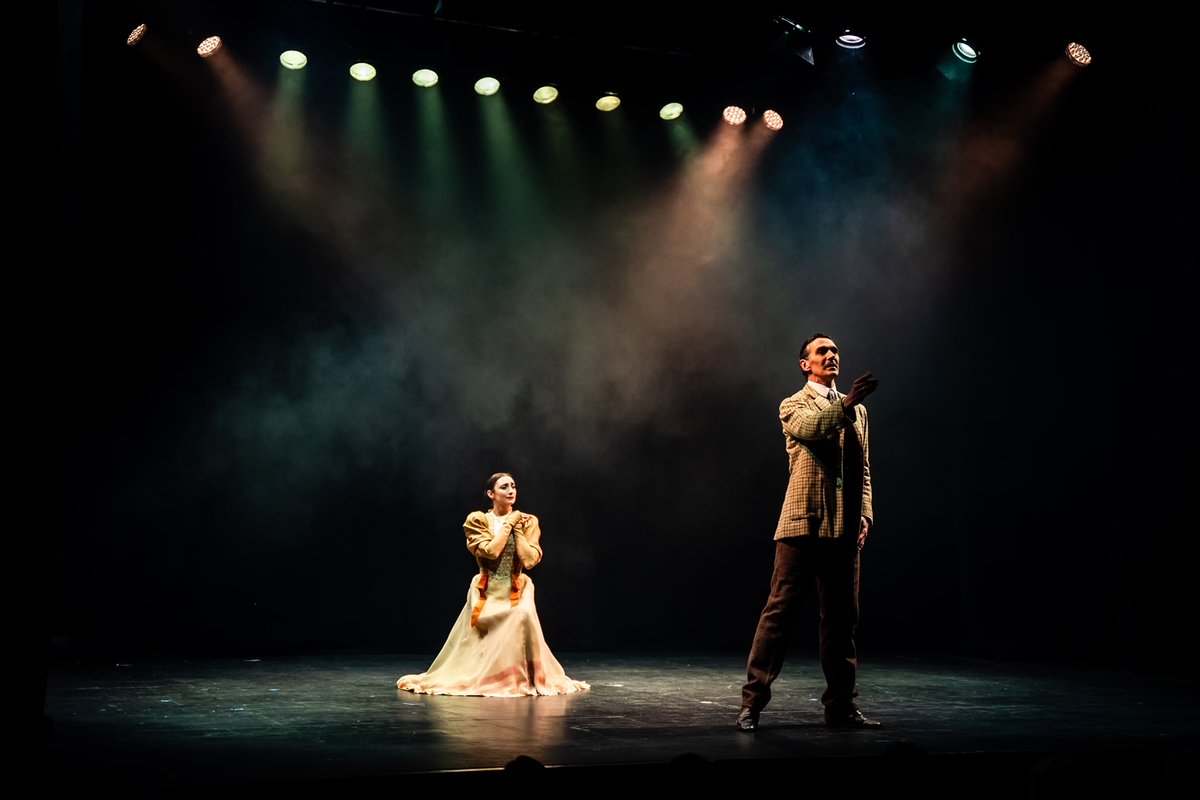 💃 throwing it back with some stunning pics of Gary Avis <a href="/balletboy09/">Gary Avis MBE 💙</a> &amp; Christina Arestis performing pas de deux from Ashton's 'Enigma Variations' and 'Façade' at the High Sheriff of Suffolk’s Command Performance, Theatre Royal Bury St Edmunds, in March

📸 ©Tom Soper