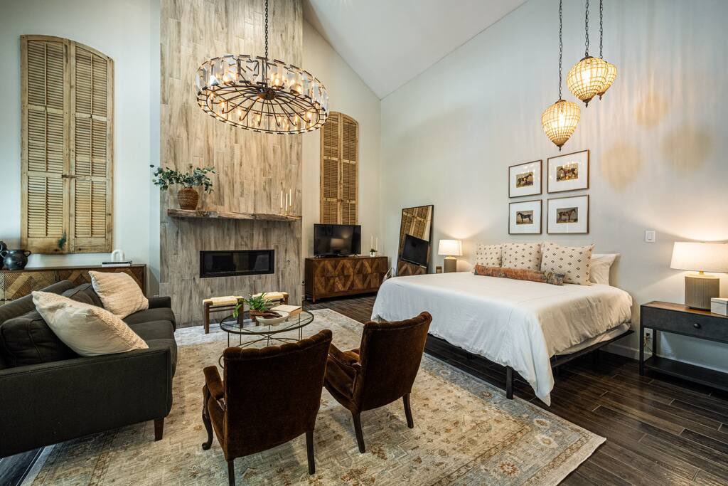 Do you wish you could stay at historic properties? We do, too!

Richard A. Marini’s article for the <a href="/ExpressNews/">San Antonio Express-News</a> features 8 historic Hill Country homes that have been around for a hundred years or more (!), including our Texas Historical Landmark-designated Lincoln Street Inn. 🏠