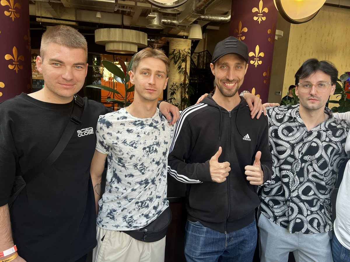 Connector tweet media