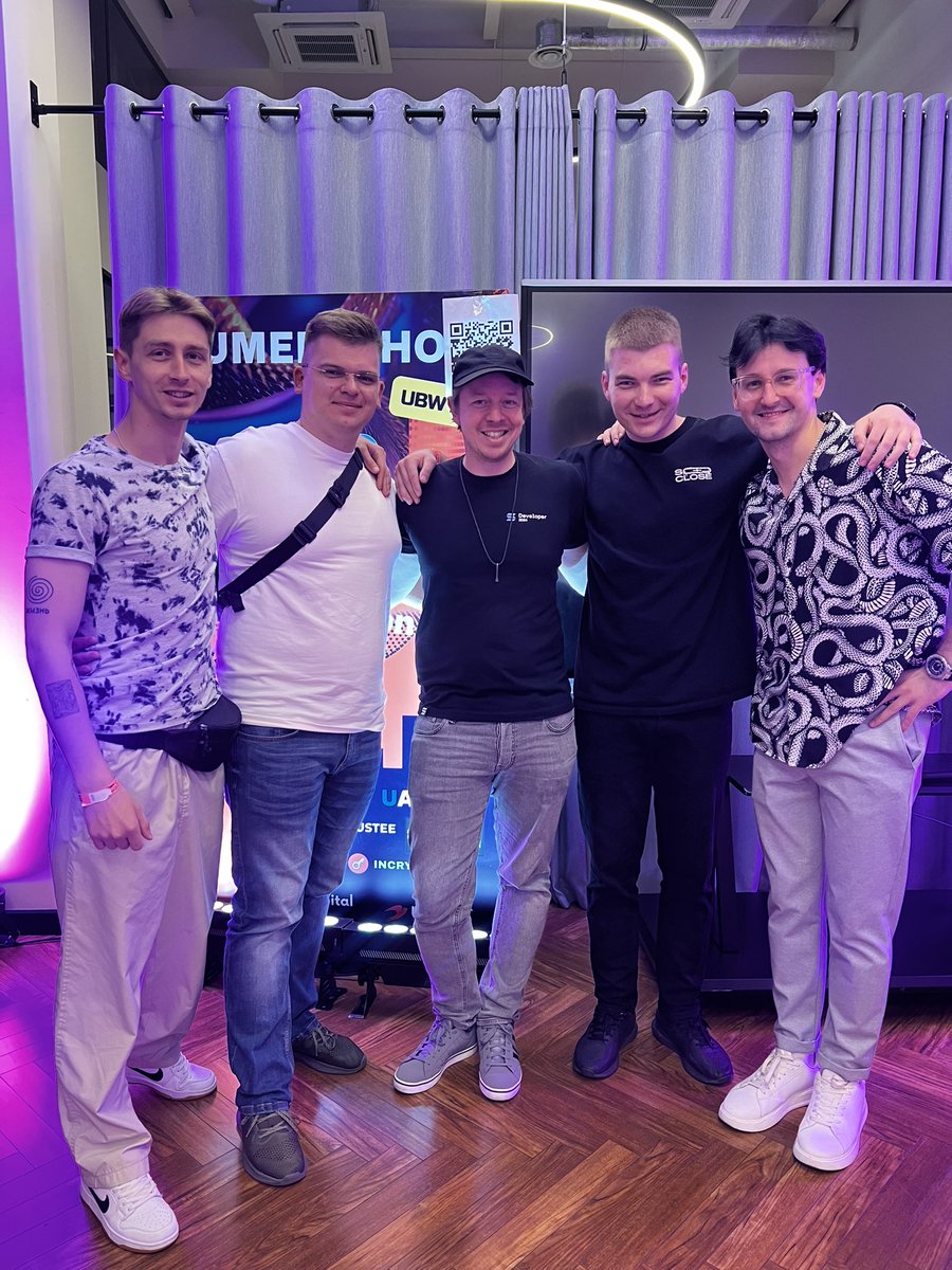 Connector tweet media