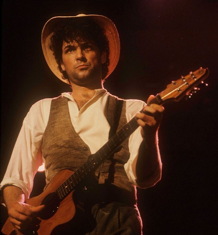 LBuckingham's tweet photo. Waiting for this hat to comeback in style https://t.co/46y2223lkO
