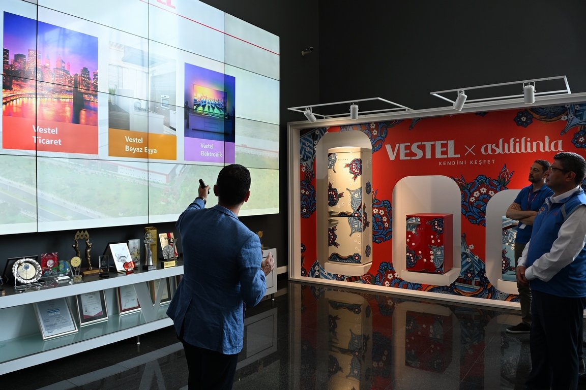 AltundagUysal's tweet image. Vestel ziyaretimiz kapsamında üçüncü durağım Vestel Beyaz Eşya Buzdolabı 1 Fabrikası oldu.