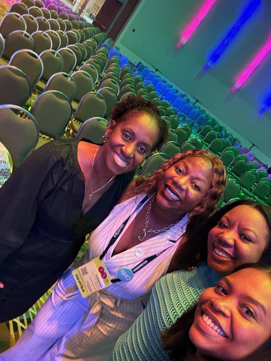 ShamekaPlans's tweet photo. We're so cute! Bring the #EventBaes ##meetvancouver #pcmaec! https://t.co/QkhF2RQyNQ